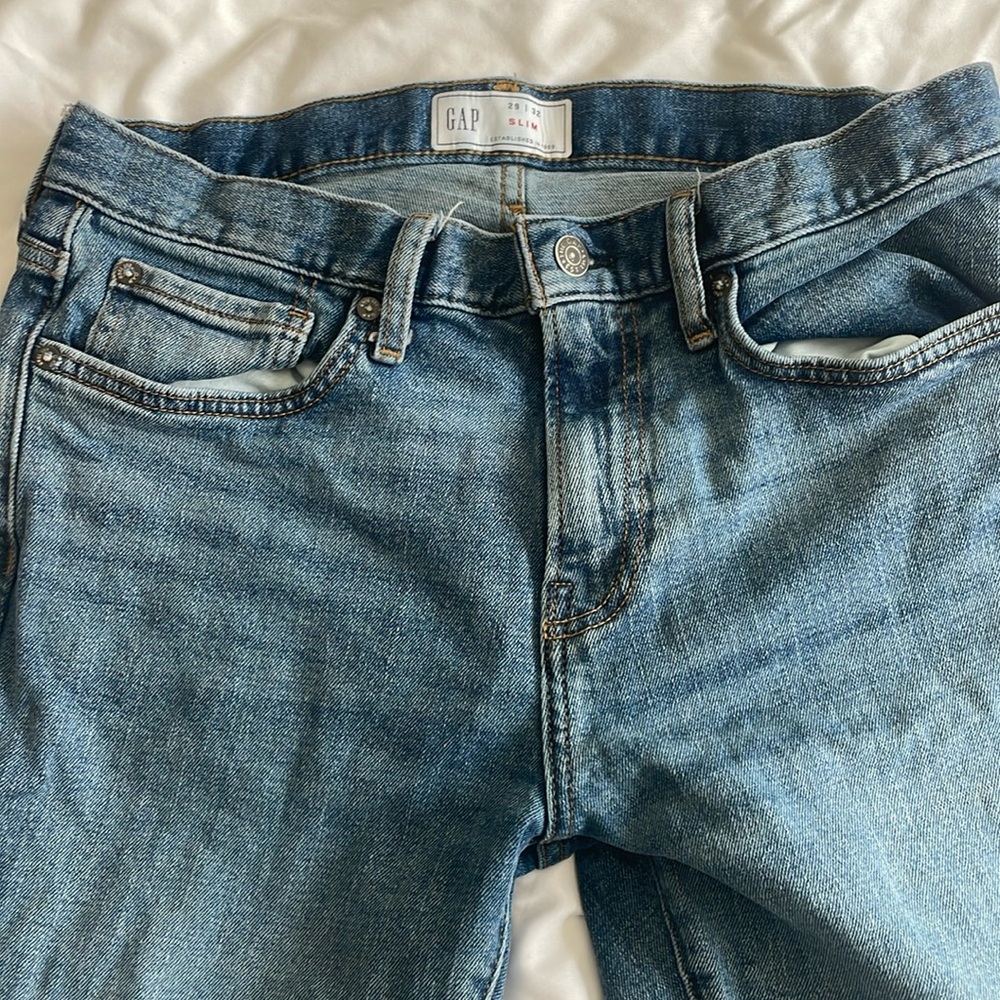 GAP blue jeans. Size 29x32.